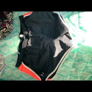 UNDERARMOR SHORTS